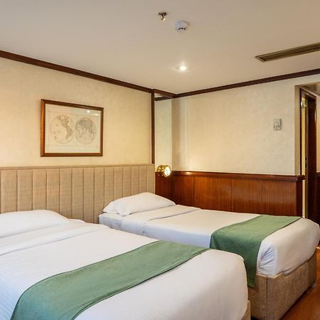 Готель Magic I Nile Cruise Deluxe Boat The Scheduled Departure Is On Saturday For A 7-Day Nile Cruise Луксор Екстер'єр фото