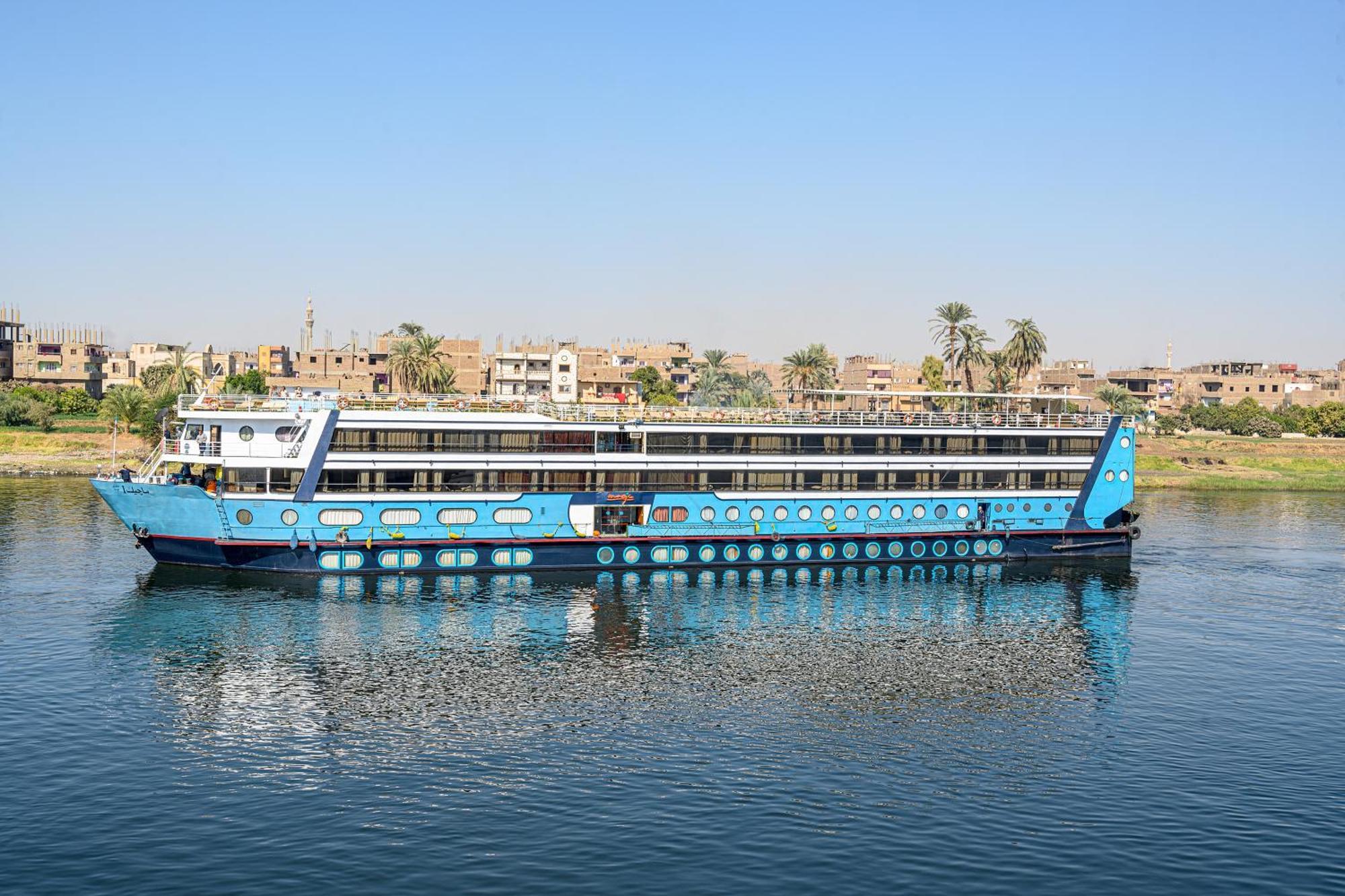 Готель Magic I Nile Cruise Deluxe Boat The Scheduled Departure Is On Saturday For A 7-Day Nile Cruise Луксор Екстер'єр фото