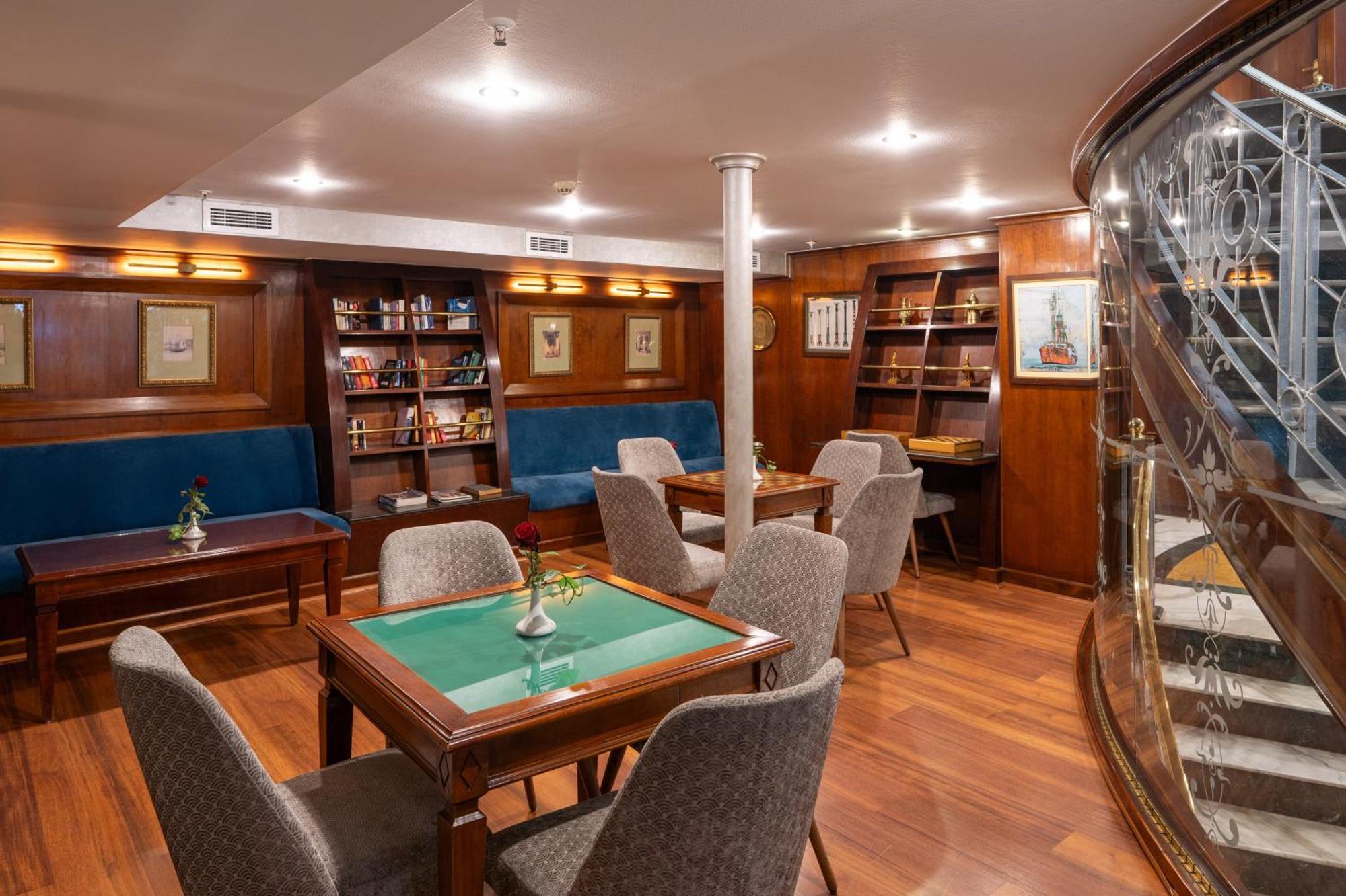 Готель Magic I Nile Cruise Deluxe Boat The Scheduled Departure Is On Saturday For A 7-Day Nile Cruise Луксор Екстер'єр фото